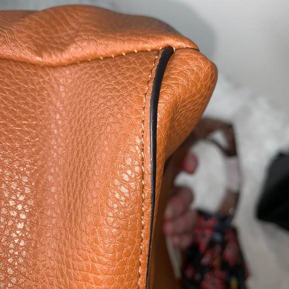 SOLD!!!NWT Bundle of 2 Steve Madden B
Parker shoulder bags - Picture 8 of 16